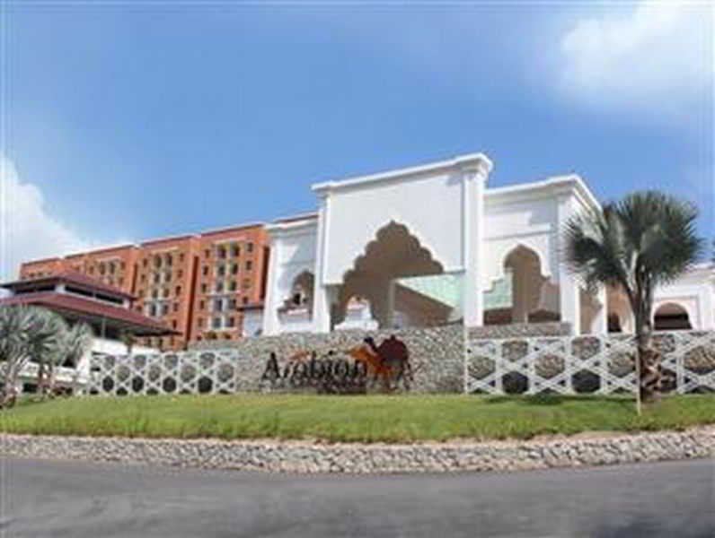 Arabian Bay Resort@ Bukit Gambang Resort City Exterior photo